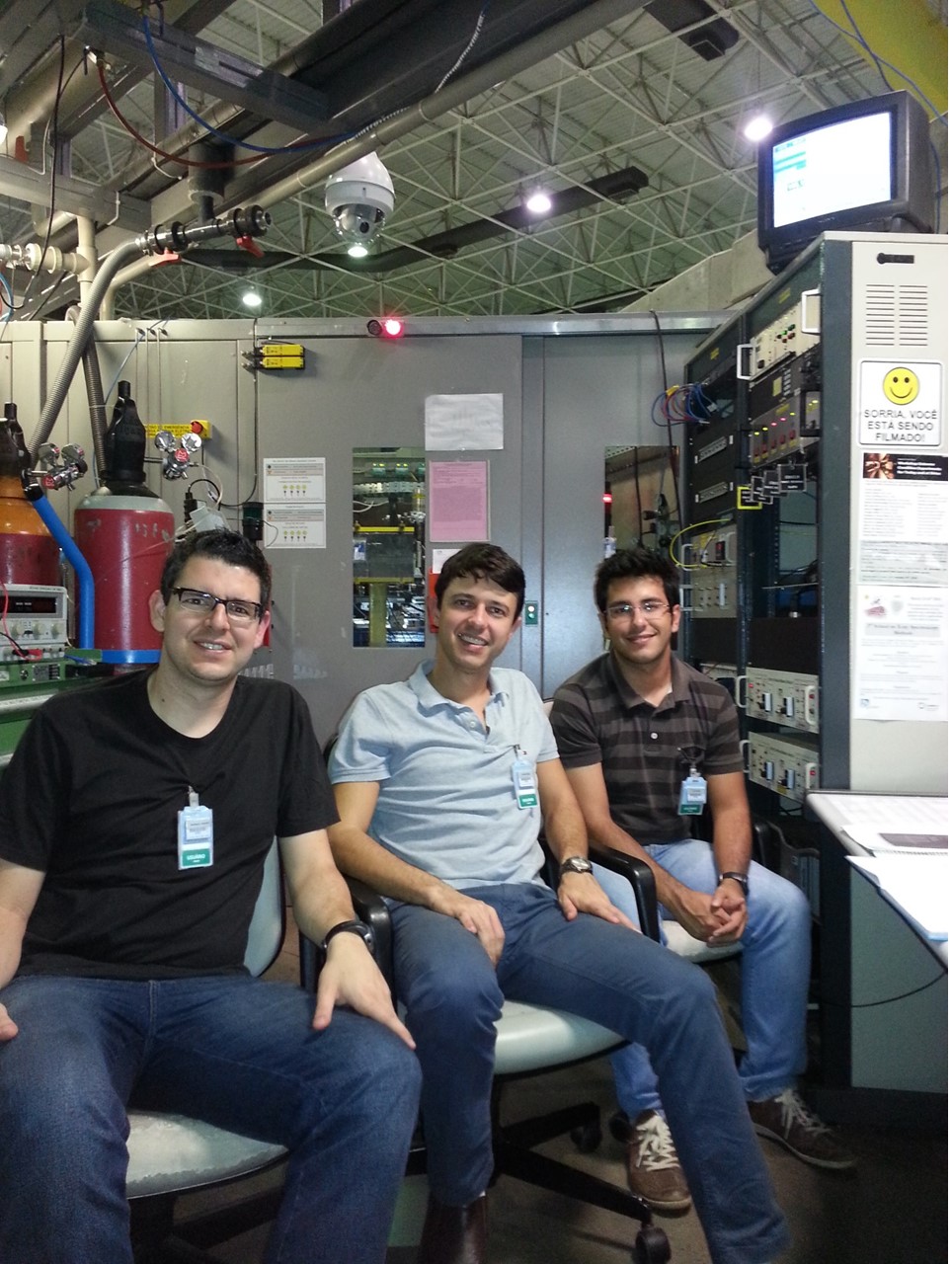 Medidas de XAS no síncrotron em Campinas - Prof. Dr. Wellington H. Cassinelli e Prof. Dr. Leandro Martins